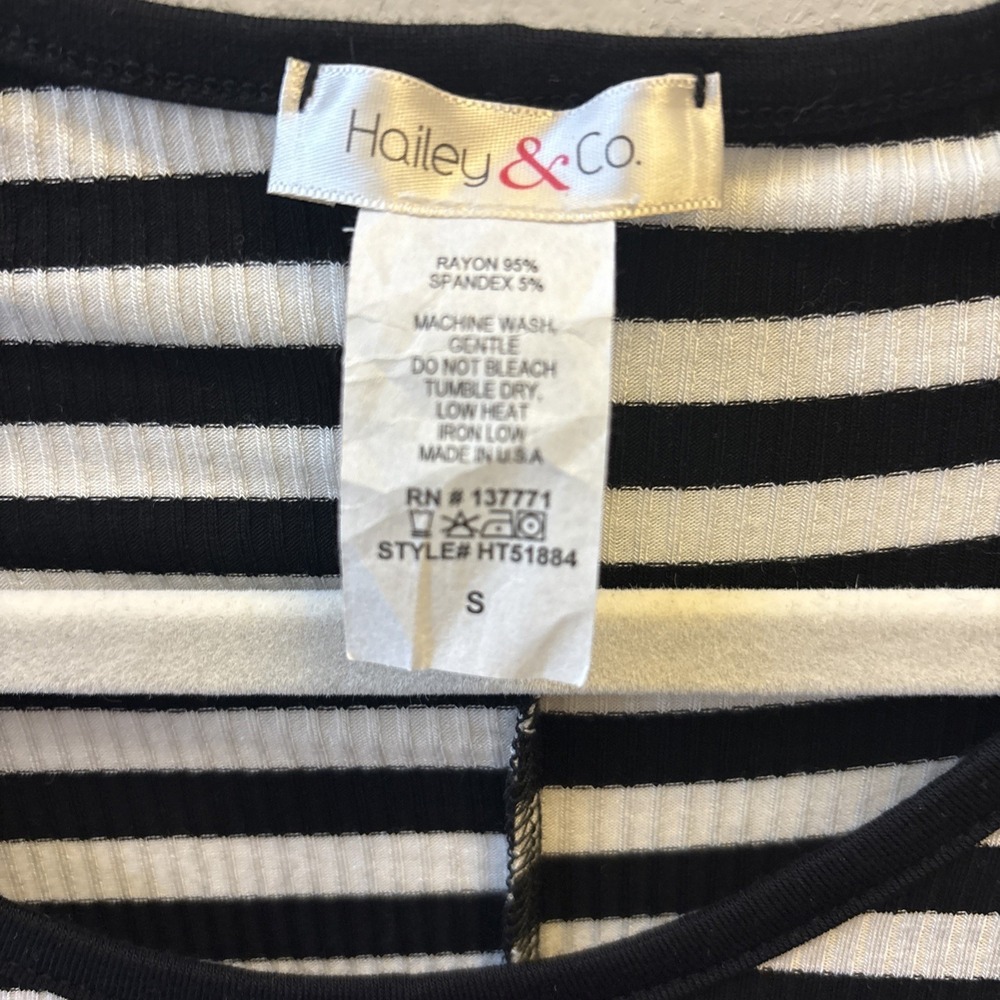 Hailey & Co Striped Top Shirt Blouse Boutique Size Small Made In The USA - Picture 2 of 6